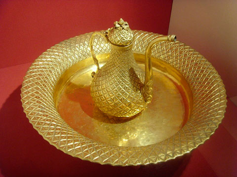 Aiguière et bassin en tombac - Turquie, 1870.