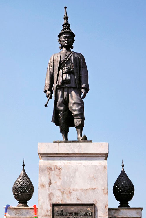 Statue du roi Naraï à Lopburi